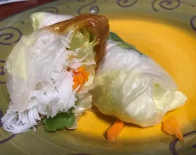 Gỏi Cuốn, or salad roll
